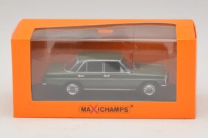 Mercedes 200D W115 Donkergroen Maxichamps 1:43 940034001 Metaal — afbeelding 5 van 5