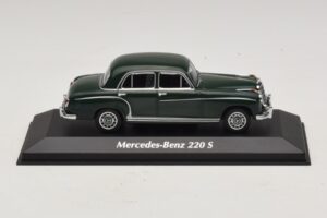 Mercedes 220 S W180 Donkergroen Maxichamps 1:43 940033001 Metaal
