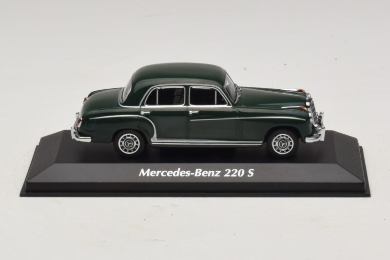 Mercedes 220 S W180 Donkergroen Maxichamps 1:43 940033001 Metaal