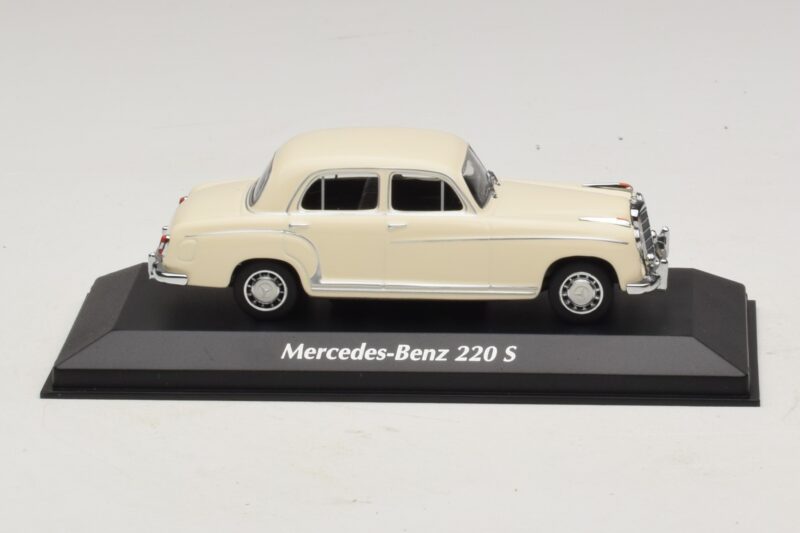 Mercedes 220 S W180 Wit Maxichamps 1:43 940033000 Metaal