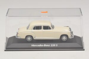 Mercedes 220 S W180 Wit Maxichamps 1:43 940033000 Metaal — afbeelding 4 van 5
