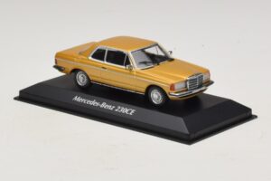 Mercedes 230 CE C123 Goud Metallic Maxichamps 1:43 940032220 Metaal — afbeelding 3 van 5