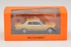 Mercedes 230 CE C123 Goud Metallic Maxichamps 1:43 940032220 Metaal — afbeelding 5 van 5