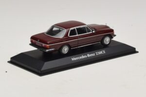 Mercedes 230 CE C123 Rood Maxichamps 1:43 940032221 Metaal — afbeelding 2 van 5