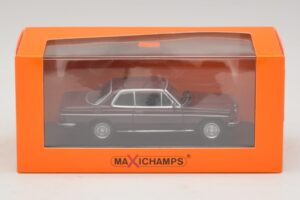 Mercedes 230 CE C123 Rood Maxichamps 1:43 940032221 Metaal — afbeelding 5 van 5