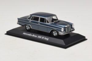 Mercedes 300 SE W112 Lang Blauw Metallic Maxichamps 1:43 940035200 Metaal — afbeelding 3 van 5