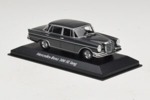 Mercedes 300 SE W112 Lang Donkergrijs Maxichamps 1:43 940035201 Metaal — afbeelding 3 van 5