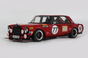 Mercedes 300 SEL W109 Red Pig S-Klub C63 S Mars Red GT Spirit 1:18 GT584 Hars — afbeelding 2 van 2
