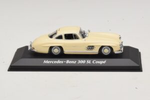 Mercedes 300 SL W198 Wit Maxichamps 1:43 940039002 Metaal