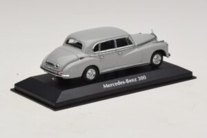 Mercedes 300 W186 Grijs Maxichamps 1:43 940039061 Metaal — afbeelding 2 van 5