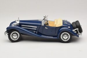 Mercedes 500K Roadster Blauw Bburago 1:20 3070 Metaal — afbeelding 4 van 8