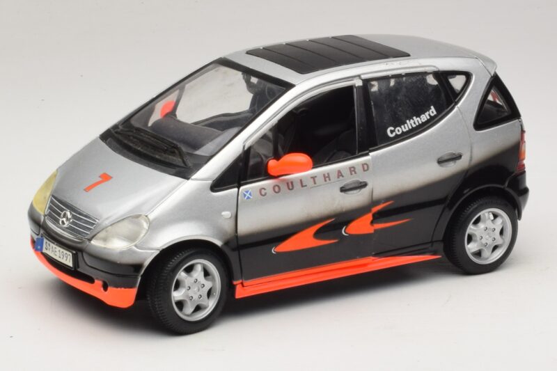 Mercedes A-Class W168 D. Coulthard Zilver Maisto 1:18 35841 Metaal