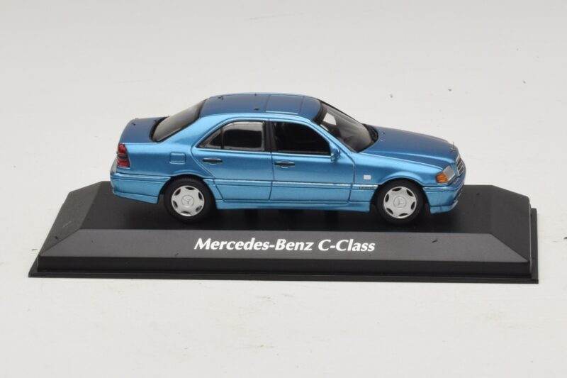Mercedes C-Class W202 Blauw Metallic Maxichamps 1:43 940037060 Metaal
