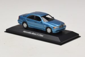 Mercedes C-Class W202 Blauw Metallic Maxichamps 1:43 940037060 Metaal — afbeelding 3 van 5