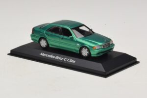 Mercedes C-Class W202 Groen Metallic Maxichamps 1:43 940037061 Metaal — afbeelding 3 van 5