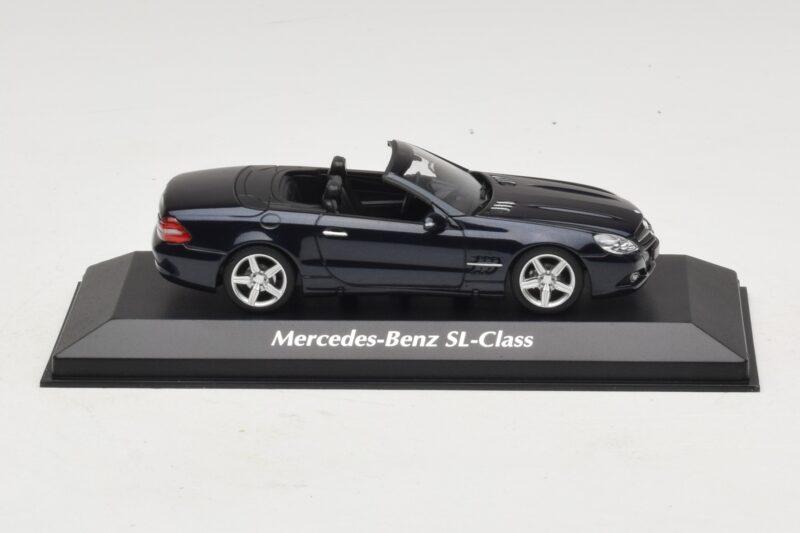 Mercedes SL R230 Blauw Metallic Maxichamps 1:43 940037531 Metaal