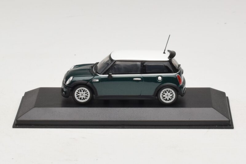 Mini Cooper One R50 Aero Green Met Wit Dak Minichamps 1:43 MINI011 Metaal