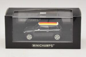 Mini Cooper One R50 Groen Met Duitse Vlag Minichamps 1:43 MINI033 Metaal — afbeelding 5 van 5
