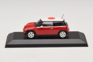 Mini Cooper One R50 Rood Met Japanse Vlag Minichamps 1:43 MINI034 Metaal