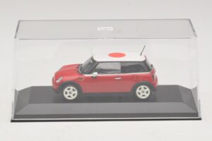 Mini Cooper One R50 Rood Met Japanse Vlag Minichamps 1:43 MINI034 Metaal — afbeelding 4 van 5