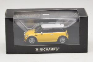 Mini Cooper One R50 met Aeropakket Geel Minichamps 1:43 431138274 Metaal — afbeelding 4 van 4