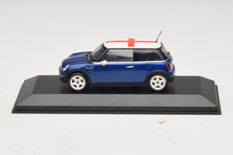 Mini Cooper S R53 Blauw Met Engelse Vlag Minichamps 1:43 MINI012 Metaal