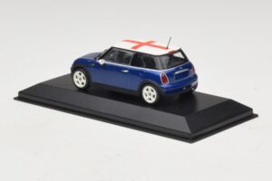 Mini Cooper S R53 Blauw Met Engelse Vlag Minichamps 1:43 MINI012 Metaal — afbeelding 3 van 5
