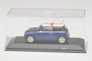 Mini Cooper S R53 Blauw Met Engelse Vlag Minichamps 1:43 MINI012 Metaal — afbeelding 4 van 5