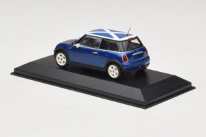 Mini Cooper S R53 Blauw Met Schotse Vlag Minichamps 1:43 MINI016 Metaal — afbeelding 3 van 5