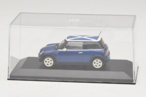 Mini Cooper S R53 Blauw Met Schotse Vlag Minichamps 1:43 MINI016 Metaal — afbeelding 4 van 5