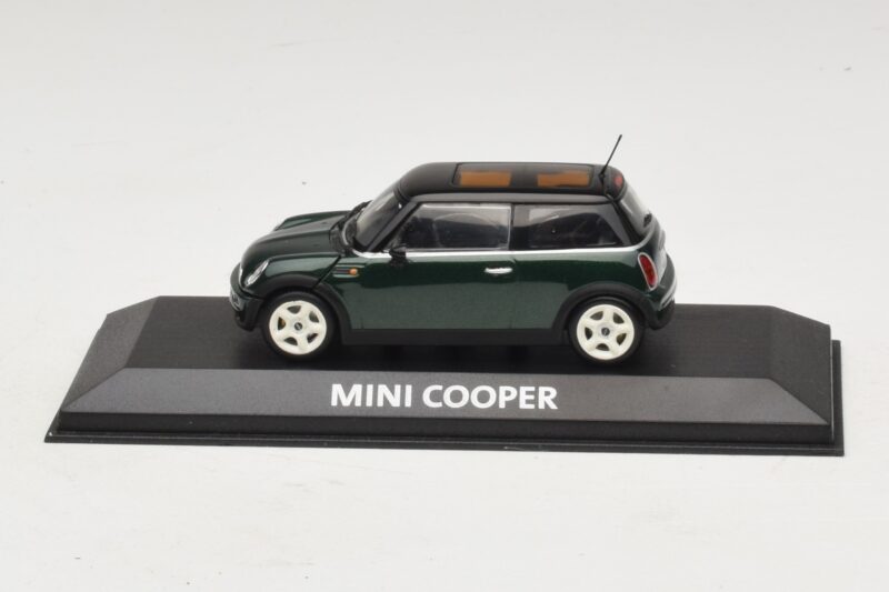 Mini Cooper S R53 Donkergroen Met Zwart Dak Minichamps 1:43 MINI023 Metaal