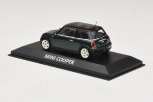 Mini Cooper S R53 Donkergroen Met Zwart Dak Minichamps 1:43 MINI023 Metaal — afbeelding 3 van 5