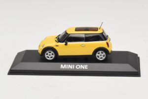 Mini Cooper S R53 Liquid Yellow Met Panoramadak Minichamps 1:43 MINI013 Metaal