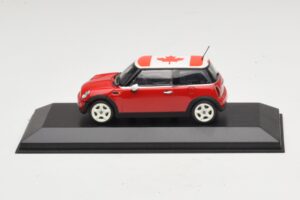 Mini Cooper S R53 Rood Met Canadese Vlag Minichamps 1:43 MINI017 Metaal