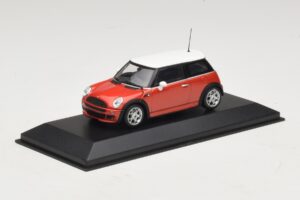 Mini Cooper S R53 Rood Met Wit Dak Minichamps 1:43 MINI025 Metaal — afbeelding 2 van 5