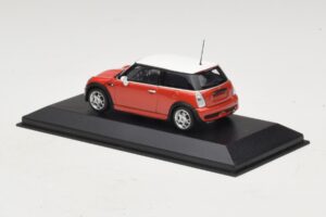 Mini Cooper S R53 Rood Met Wit Dak Minichamps 1:43 MINI025 Metaal — afbeelding 3 van 5