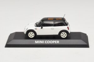 Mini Cooper S R53 Wit Met Zwart Dak Minichamps 1:43 MINI027 Metaal