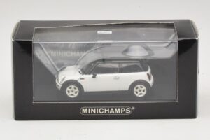 Mini Cooper S R53 Wit Met Zwart Dak Minichamps 1:43 MINI027 Metaal — afbeelding 4 van 4