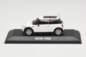 Mini Cooper S R53 Wit Met Panoramadak Minichamps 1:43 MINI020 Metaal