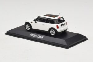 Mini Cooper S R53 Wit Met Panoramadak Minichamps 1:43 MINI020 Metaal — afbeelding 3 van 5