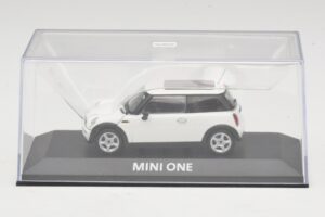 Mini Cooper S R53 Wit Met Panoramadak Minichamps 1:43 MINI020 Metaal — afbeelding 4 van 5