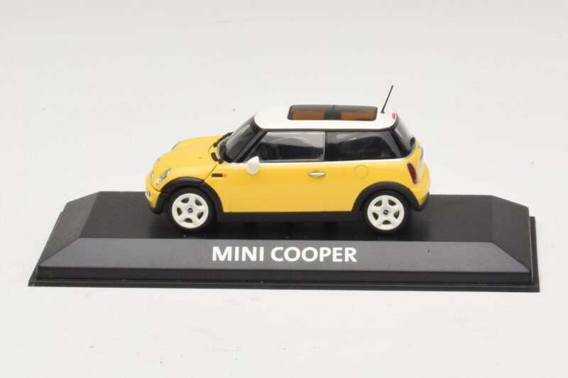 Mini Cooper S R53 Geel Met Geel Panoramadak Minichamps 1:43 MINI029 Metaal