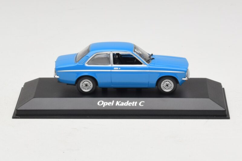 Opel Kadett C Blauw Maxichamps 1:43 940045601 Metaal