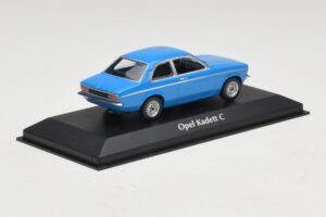 Opel Kadett C Blauw Maxichamps 1:43 940045601 Metaal — afbeelding 2 van 5