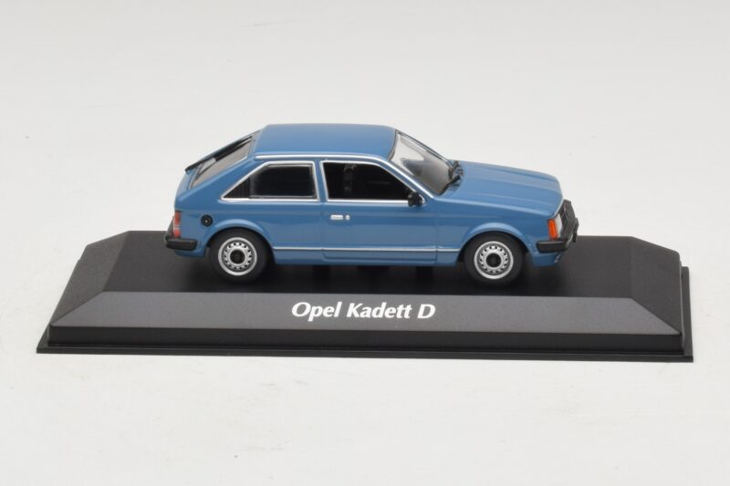 Opel Kadett D Blauw Maxichamps 1:43 940044100 Metaal