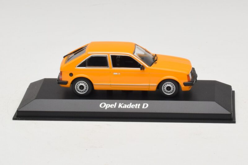 Opel Kadett D Oranje Maxichamps 1:43 940044101 Metaal