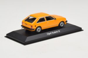 Opel Kadett D Oranje Maxichamps 1:43 940044101 Metaal — afbeelding 2 van 5
