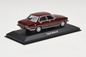 Opel Rekord D Donkerrood Maxichamps 1:43 940044000 Metaal — afbeelding 2 van 5