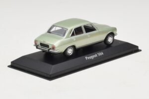 Peugeot 504 Lichtgroen Metallic Maxichamps 1:43 940112501 Metaal — afbeelding 2 van 5