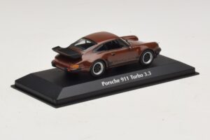 Porsche 911 930 Turbo 3.3 Bruin Maxichamps 1:43 940069001 Metaal — afbeelding 2 van 5